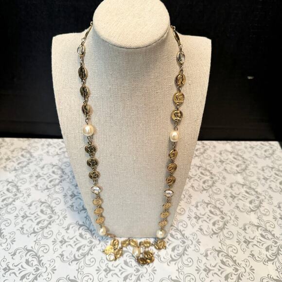 Vintage Faux Baroque Pearl and Goldtone Roman Coin Necklace Glass Flat Beads - Picture 2 of 9